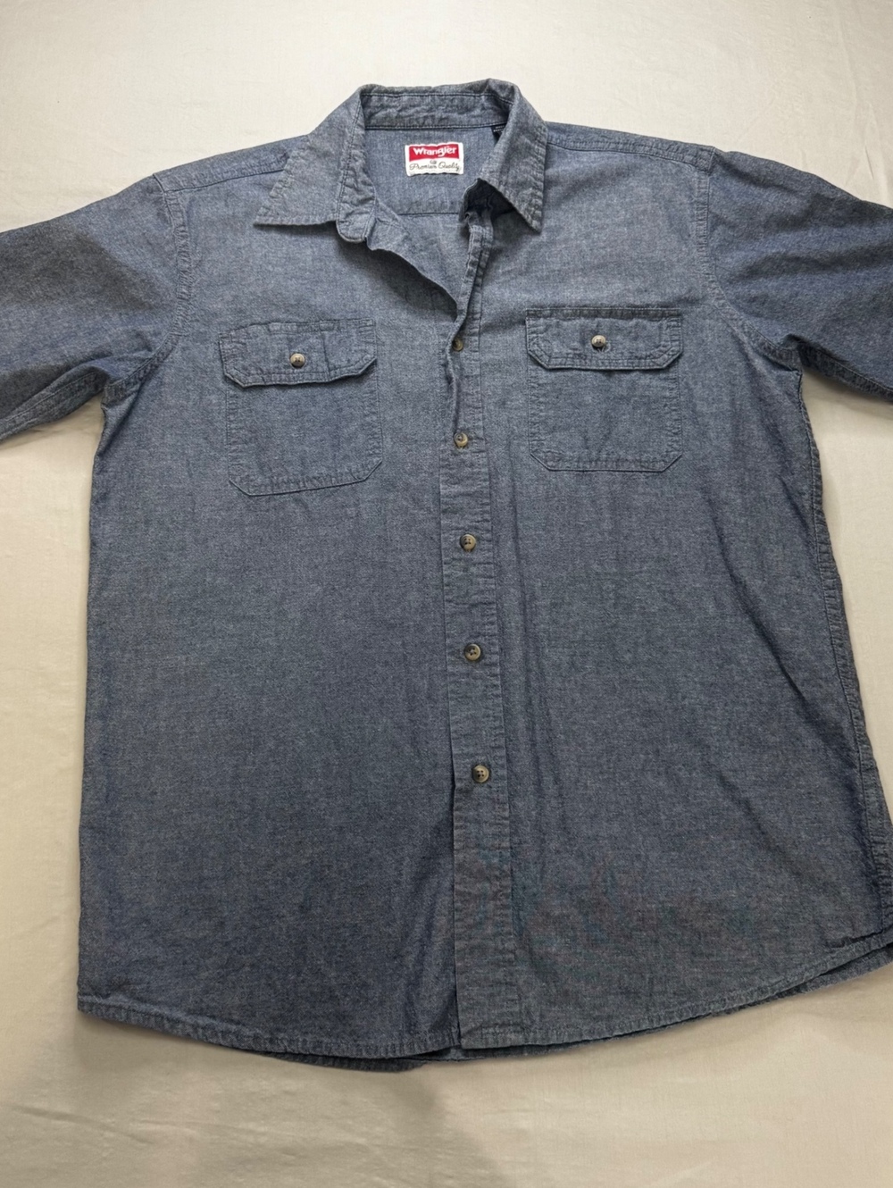 Wrangler Premium Quality Chambray Work Shirt Men’s M Blue Short Sleeve Western